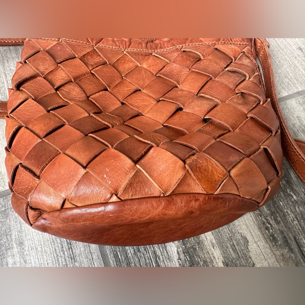 Vilenca Holland Anthropologie BohoCognac Crossbody Bag  Beautiful Woven Leather - Picture 13 of 14